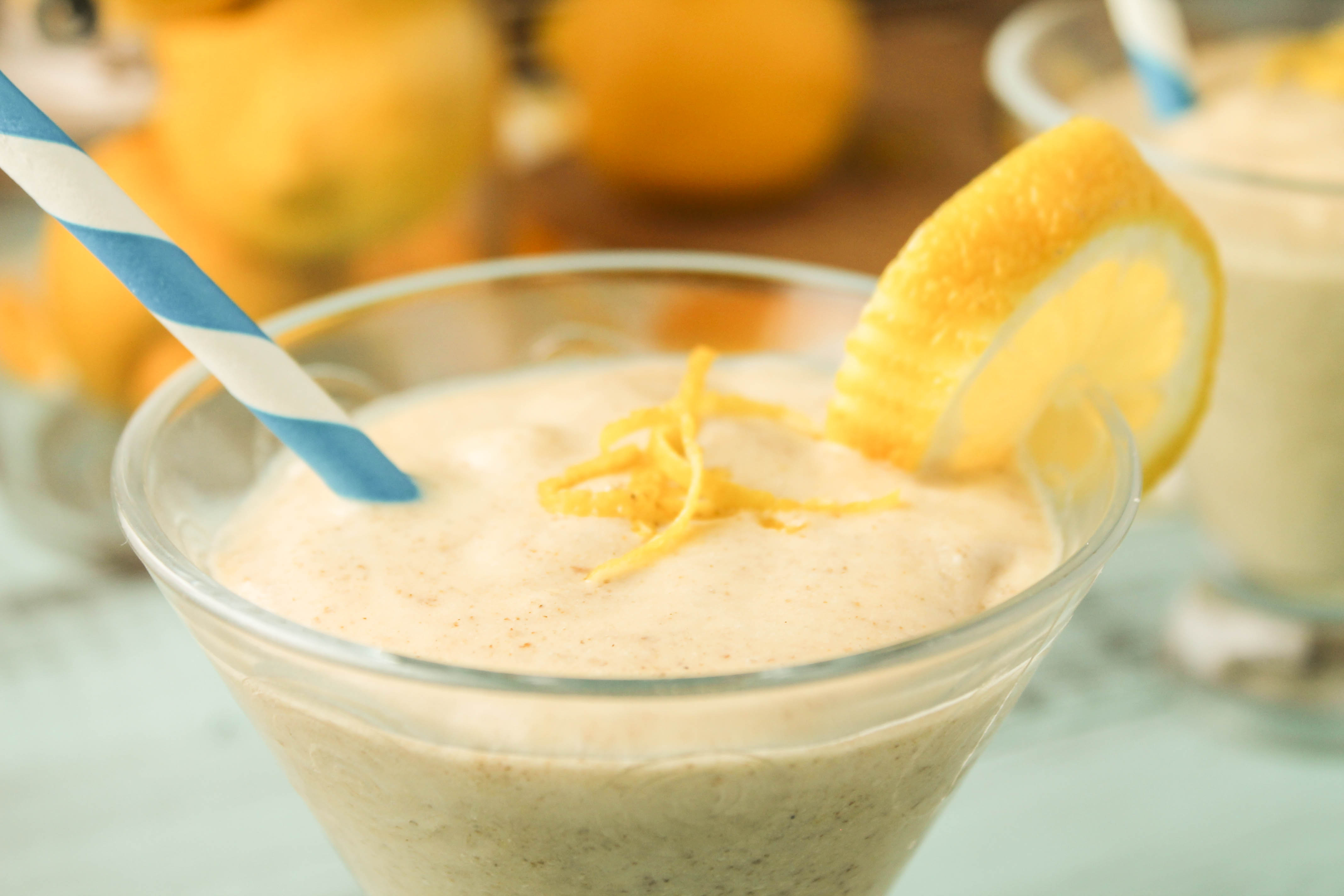 Paleo Lemon Cheesecake Smoothie - #DairyFree #paleosmoothie #fullmealsmoothie #vegan #whole30smoothie #lemoncheesecake